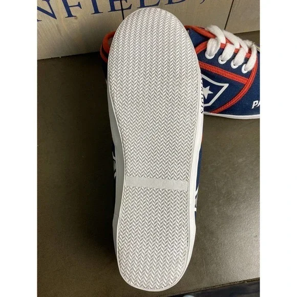 New England Patriots Women's Low Top Repeat Print Canvas Shoes‎ size 9 - Picture 7 of 8